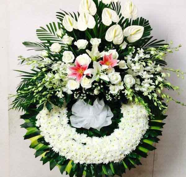 vòng hoa tang lễ